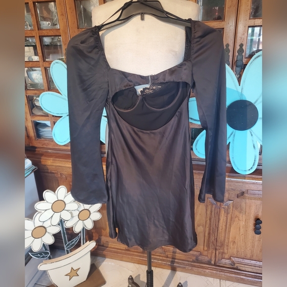 Princess Polly Elegant Black Long-Sleeve Dress - Picture 4 of 7